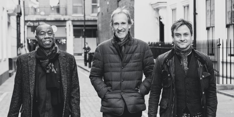 Mike + The Mechanics: Looking Back - Living The Years